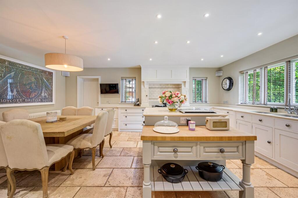 5 bedroom detached house/1.6 acres plot for sale in Hulse Heath Lane, Mere, WA16